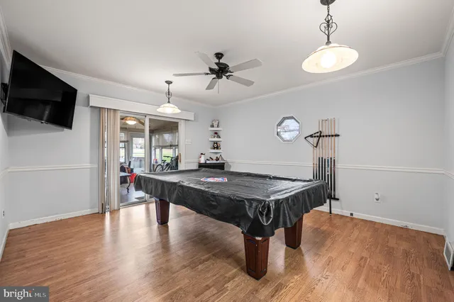 $385,000 | 912 Edgewood Avenue, Folsom, PA 19033