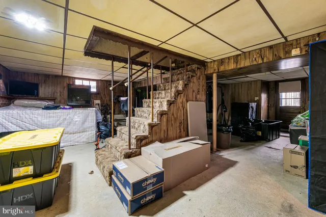 $385,000 | 912 Edgewood Avenue, Folsom, PA 19033