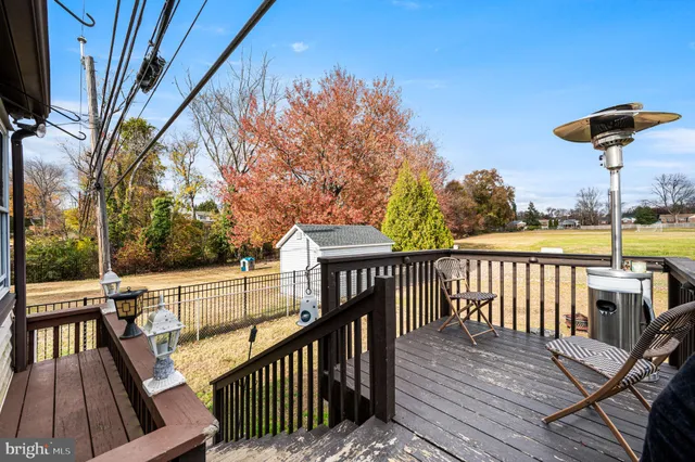 $385,000 | 912 Edgewood Avenue, Folsom, PA 19033