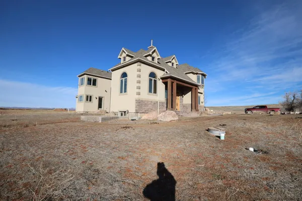 $992,400 | 10926 State Highway North, Evanston, WY 82930