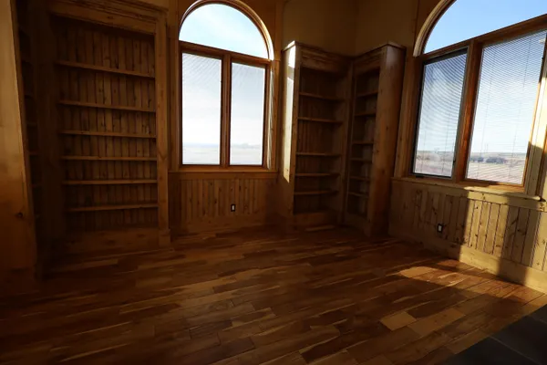 $992,400 | 10926 State Highway North, Evanston, WY 82930