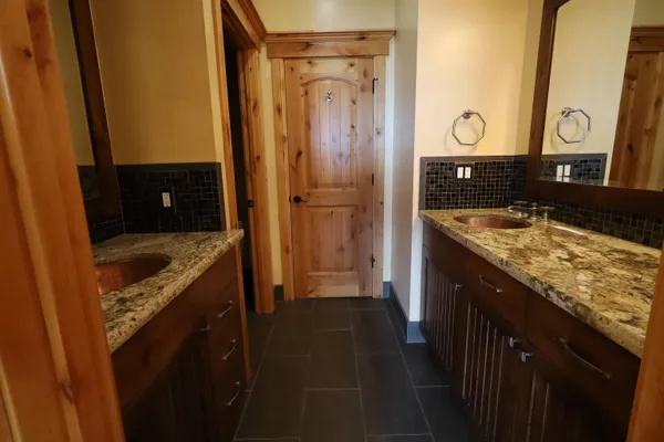 $992,400 | 10926 State Highway North, Evanston, WY 82930