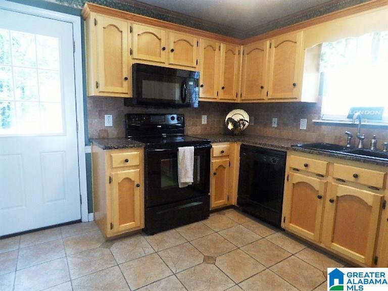 406 Poplar Ridge Drive Alabaster, AL 35007 - Photo 3 of 34