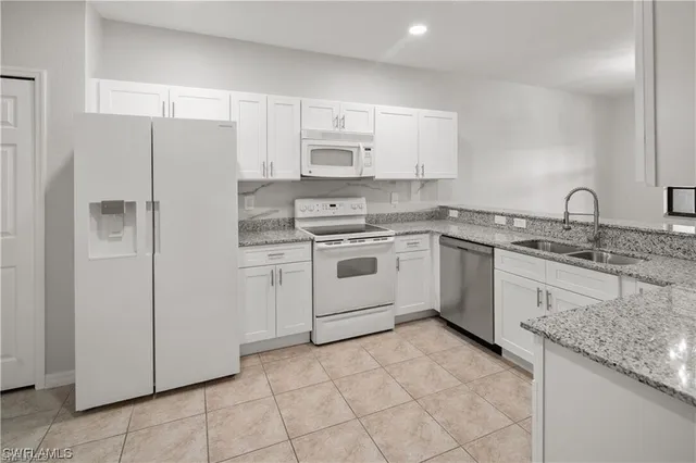 $2,900 | 15610 Summit Pl Circle, Unit 398, Naples, FL 34119