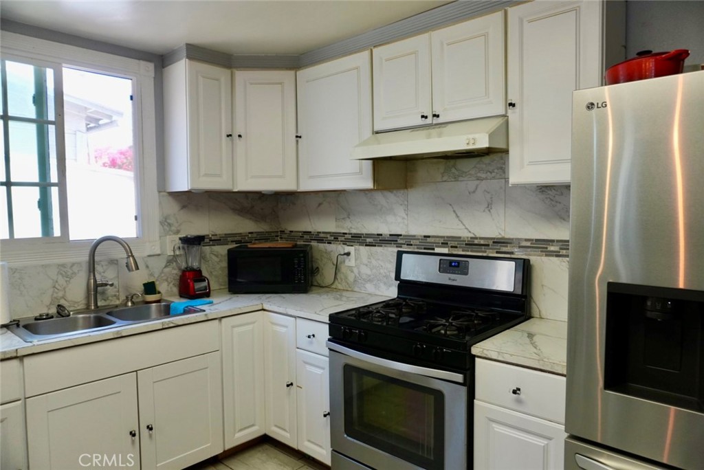 3934 Brockton Avenue Riverside, CA 92501 - Photo 13 of 27