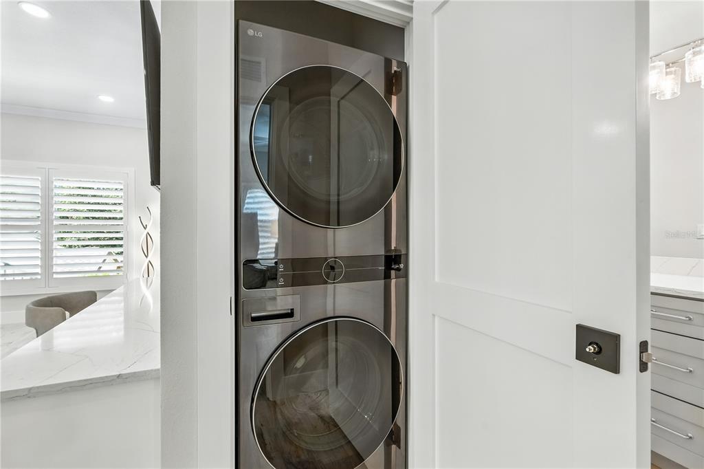 1234 15th Street, Unit 201 Sarasota, FL 34236 - Photo 27 of 29 a utility room with dryer and washer