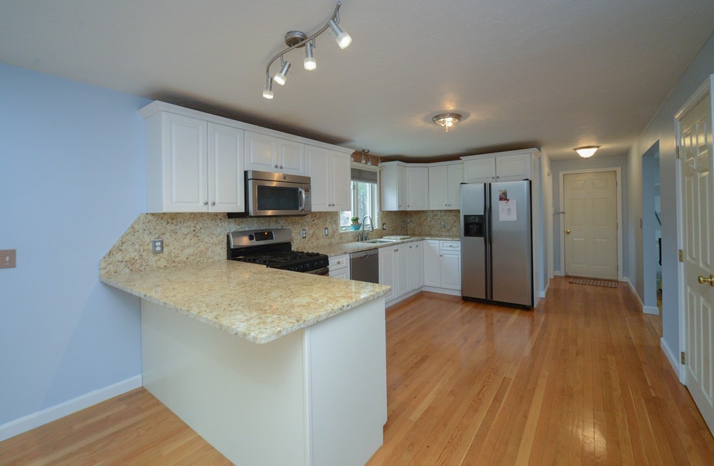 418 Bay Road Easton, MA 02375 - Photo 6 of 30