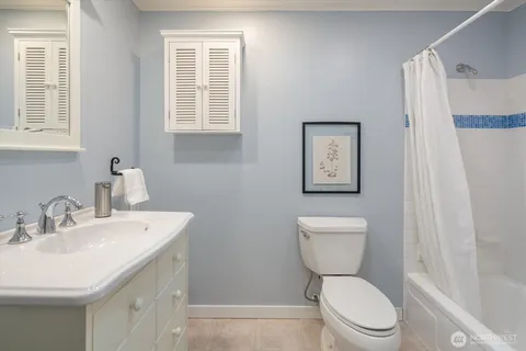 $1,100,000 | 19321 Kenlake Place Northeast, Kenmore, WA 98028