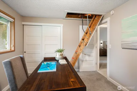 $1,100,000 | 19321 Kenlake Place Northeast, Kenmore, WA 98028