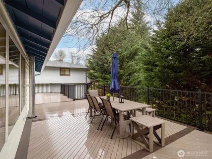 $1,100,000 | 19321 Kenlake Place Northeast, Kenmore, WA 98028