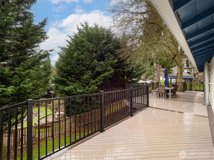 $1,100,000 | 19321 Kenlake Place Northeast, Kenmore, WA 98028