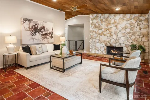 $1,100,000 | 19321 Kenlake Place Northeast, Kenmore, WA 98028