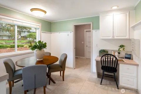 $1,100,000 | 19321 Kenlake Place Northeast, Kenmore, WA 98028