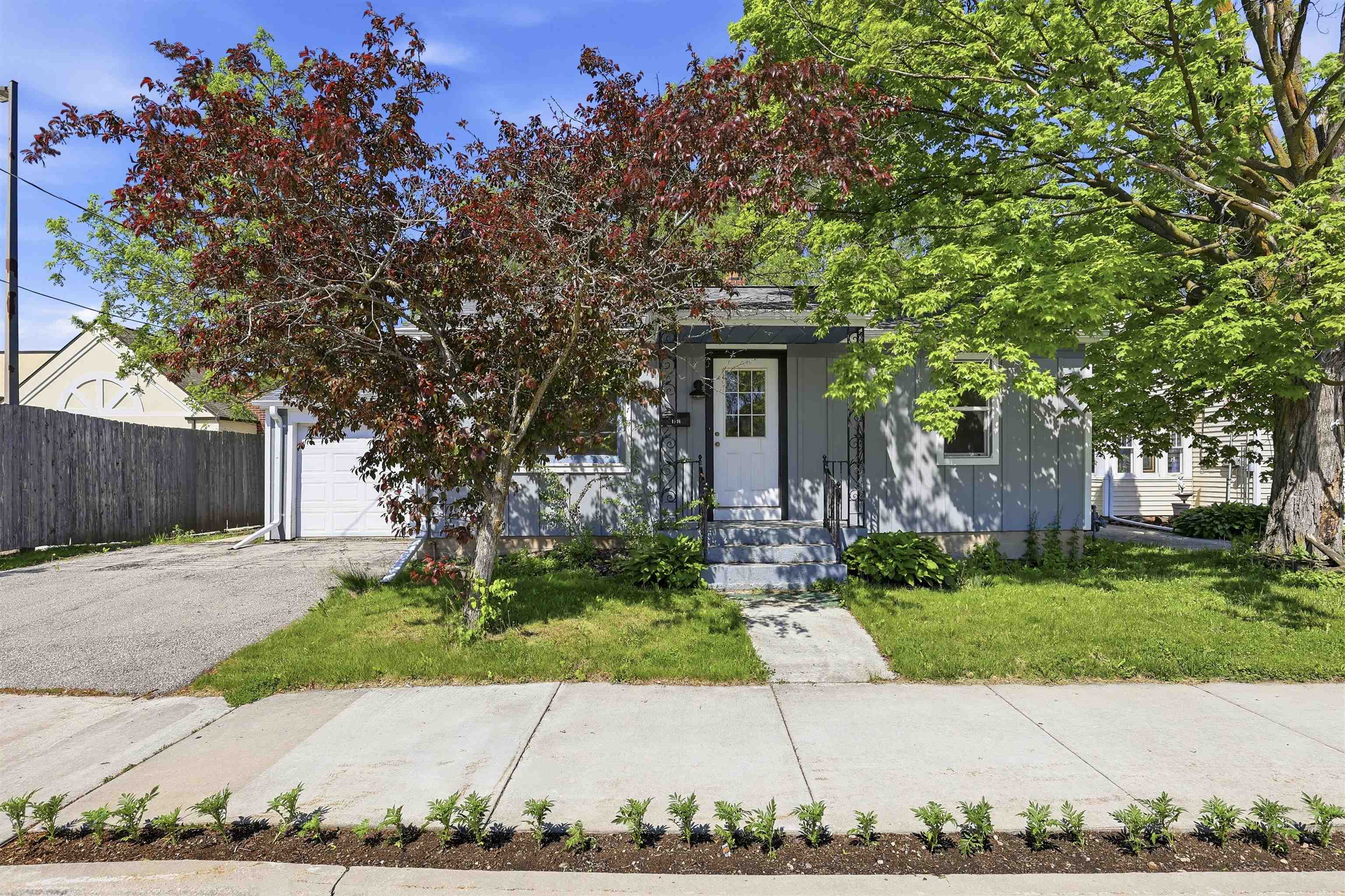 1831 South Oneida Street Appleton, WI 54915 - Photo 1 of 19