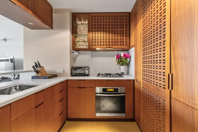 $1,340,000 | 1 Irving Place, Unit G19D | Gramercy