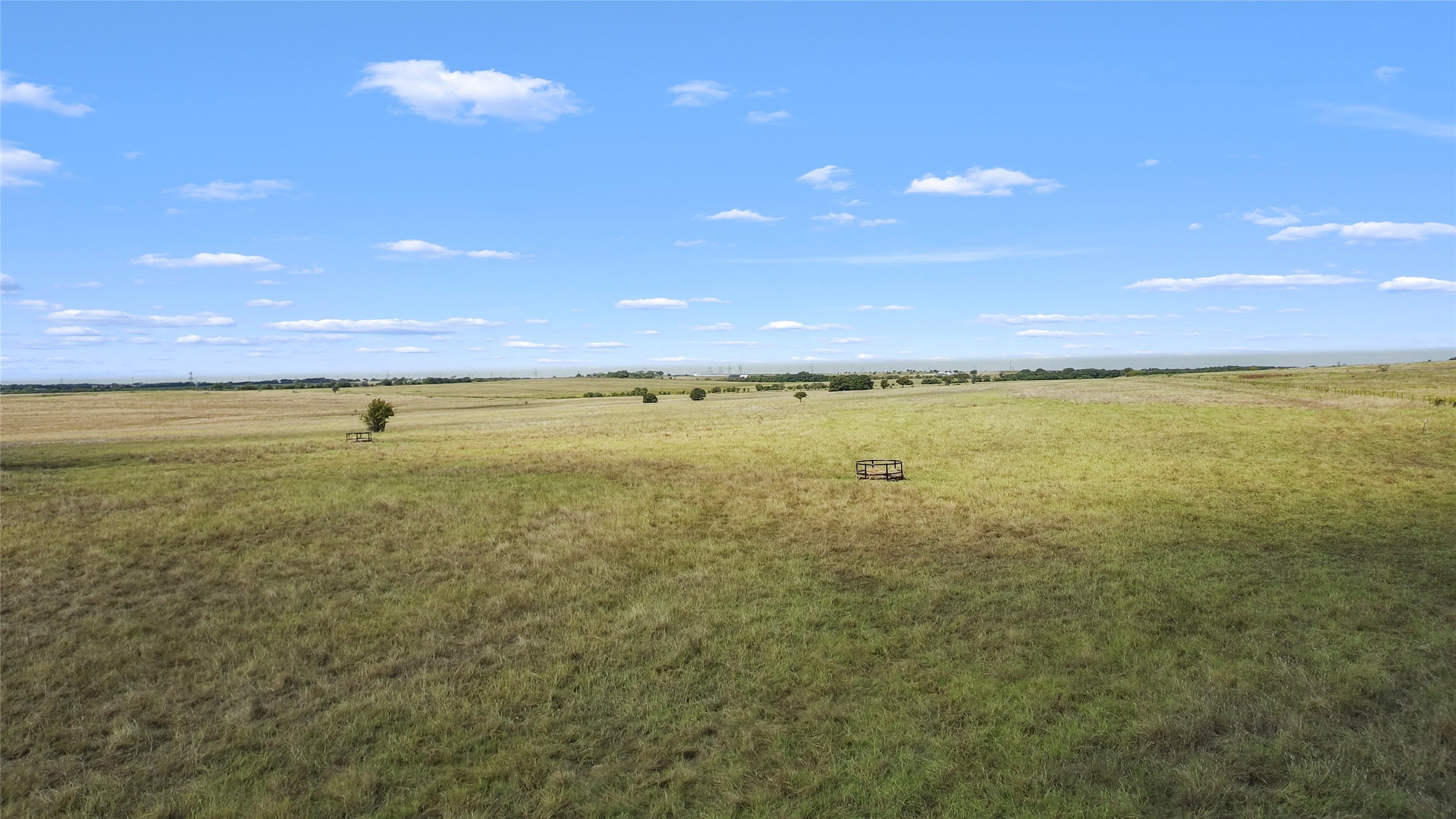 215 Hill County Road Milford, TX 76670 - Photo 10 of 10 a view of an ocean and a yard