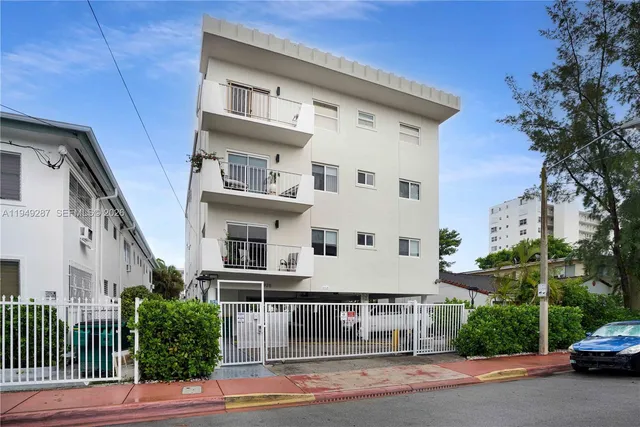 $239,000 | 7925 Carlyle Avenue, Unit 202, Miami Beach, FL 33141