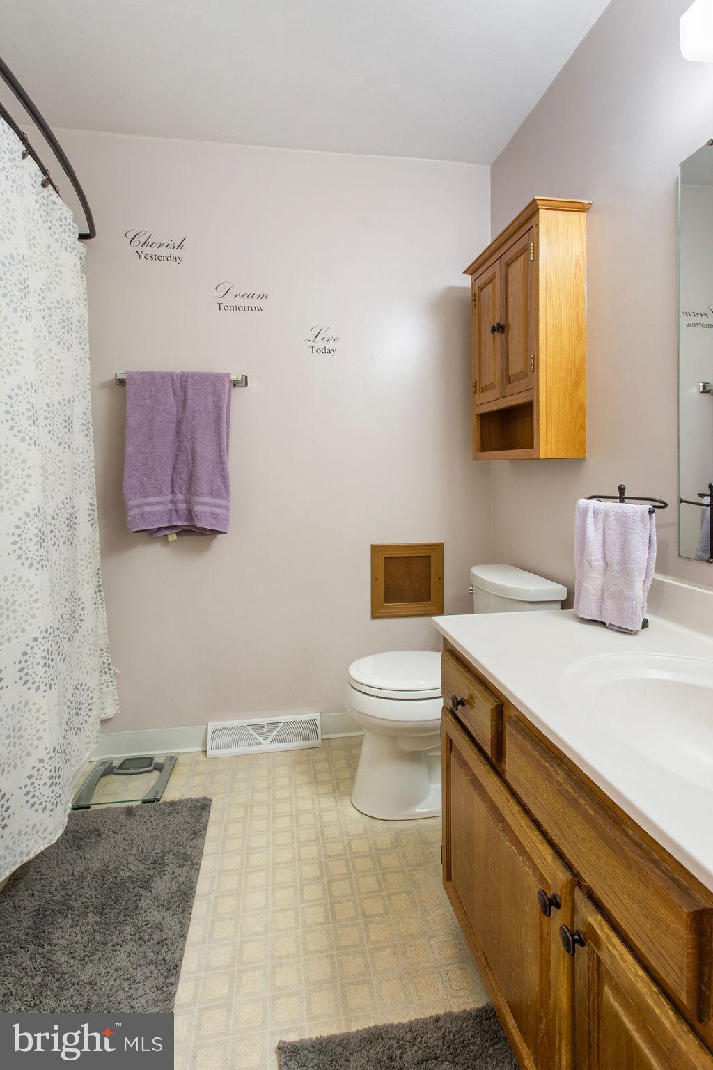 47 Collins Circle Hanover, PA 17331 - Photo 17 of 24 Gallery Image 17