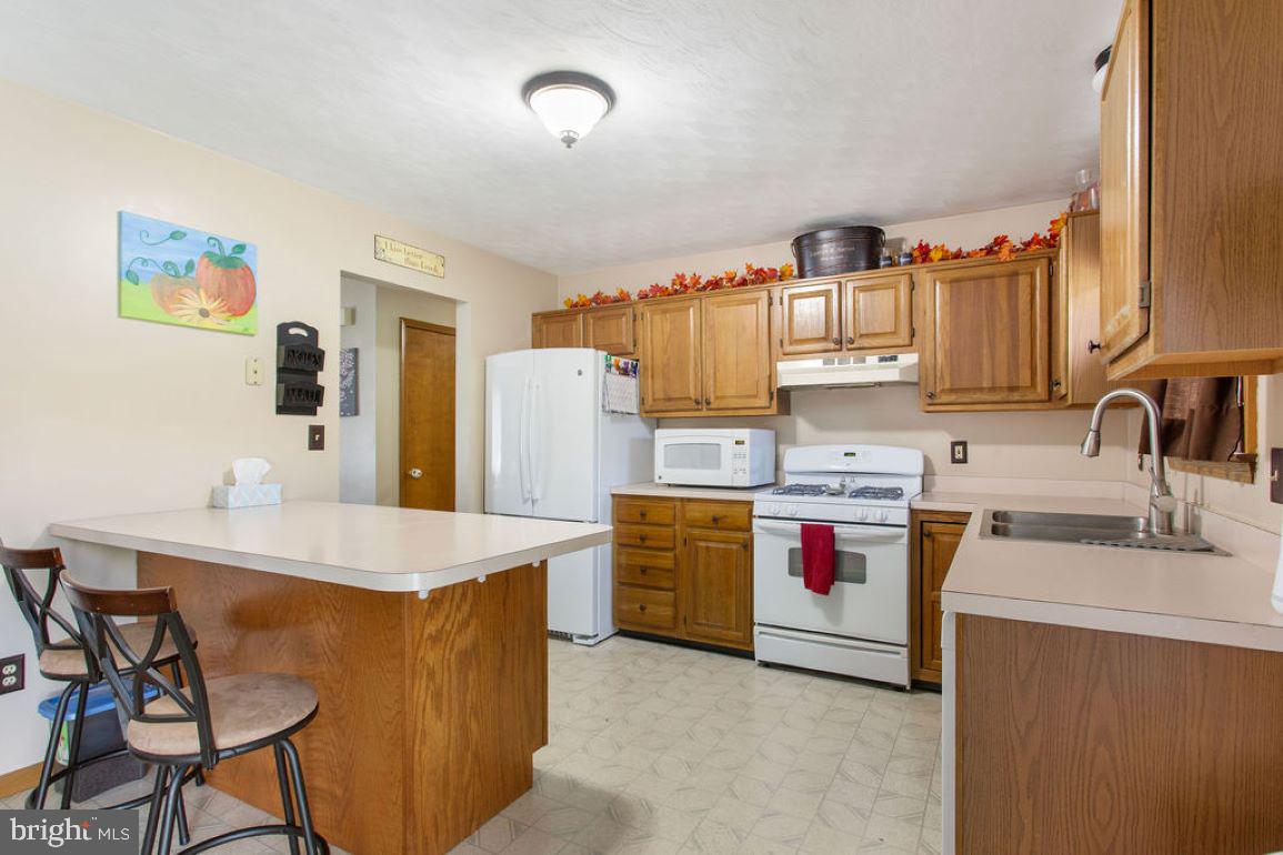 47 Collins Circle Hanover, PA 17331 - Photo 9 of 24 Gallery Image 9