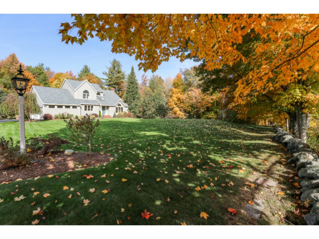 353 North Amherst Road Bedford, NH 03110 - Photo 2 of 33 Gallery Image 2