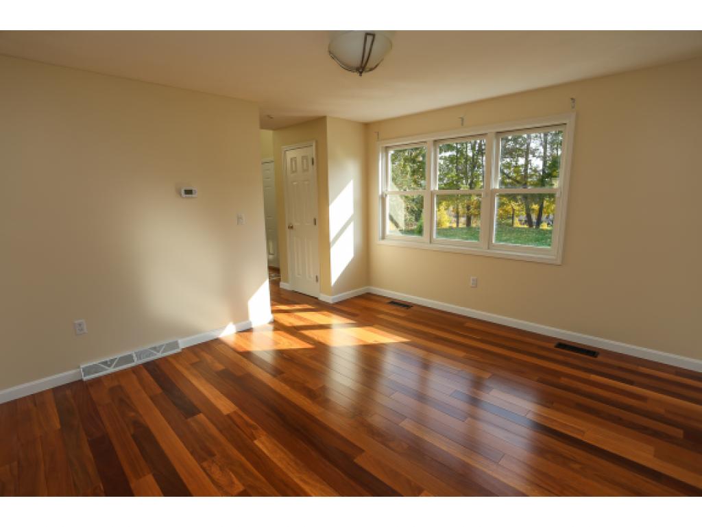 353 North Amherst Road Bedford, NH 03110 - Photo 19 of 33 Gallery Image 19