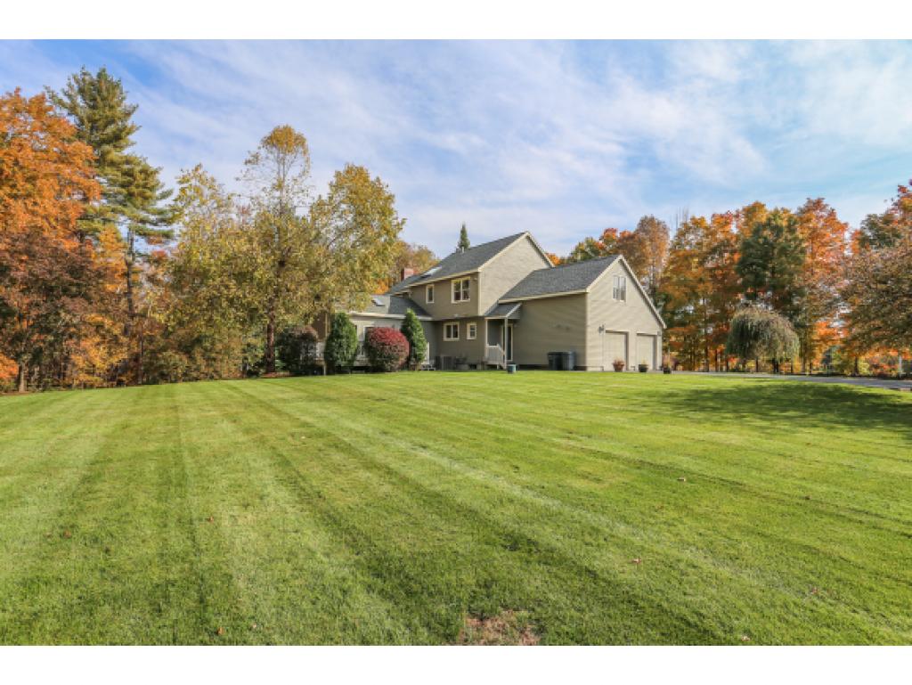 353 North Amherst Road Bedford, NH 03110 - Photo 3 of 33 Gallery Image 3