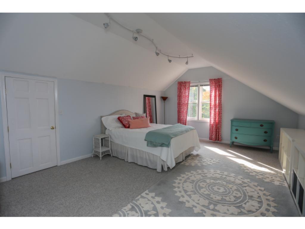 353 North Amherst Road Bedford, NH 03110 - Photo 31 of 33 Gallery Image 31