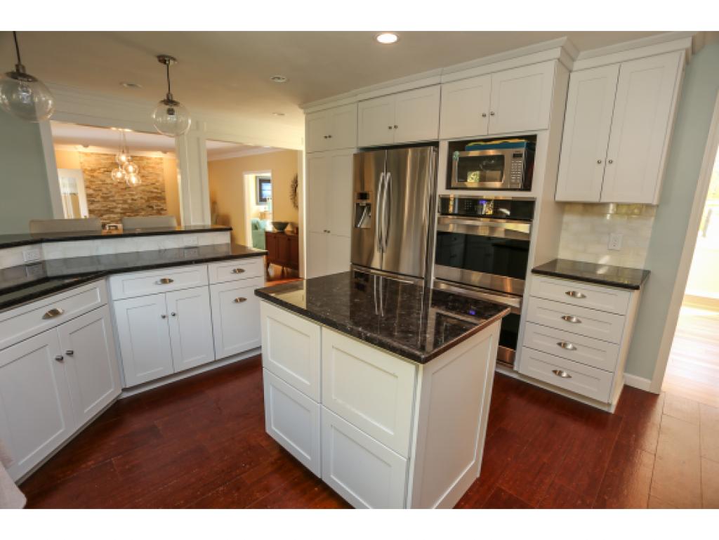 353 North Amherst Road Bedford, NH 03110 - Photo 9 of 33 Gallery Image 9