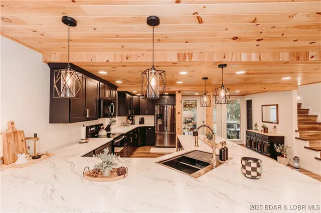 $430,000 | 274 Highway 42 Highway, Dixon, MO 65459