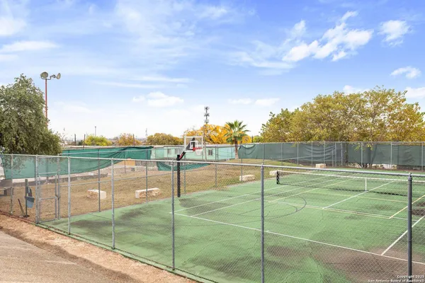 $1,575 | 3102 Eisenhauer Road, Unit 1A, San Antonio, TX 78209