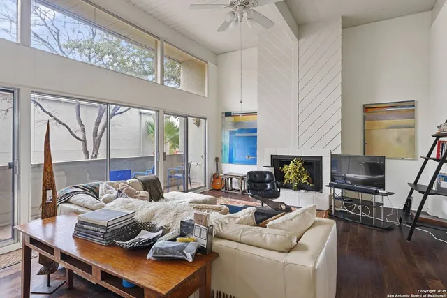 $1,675 | 3102 Eisenhauer Road, Unit 1A, San Antonio, TX 78209