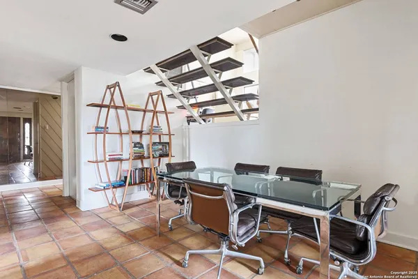 $1,575 | 3102 Eisenhauer Road, Unit 1A, San Antonio, TX 78209