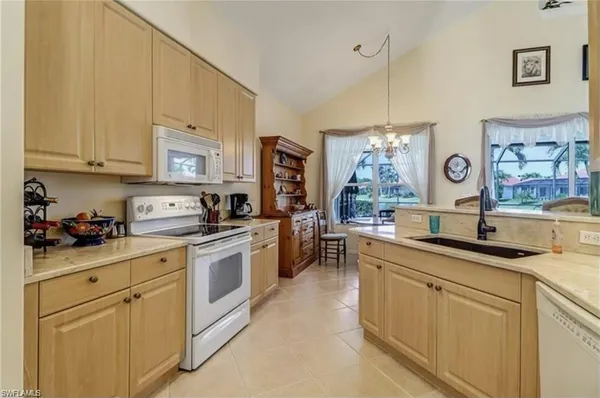 $3,995 | 1041 Jardin Drive, Naples, FL 34104