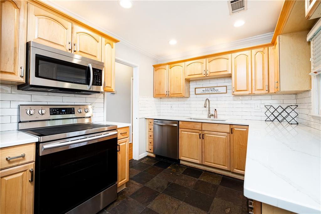 3071 Francine Drive Decatur, GA 30033 - Photo 14 of 24