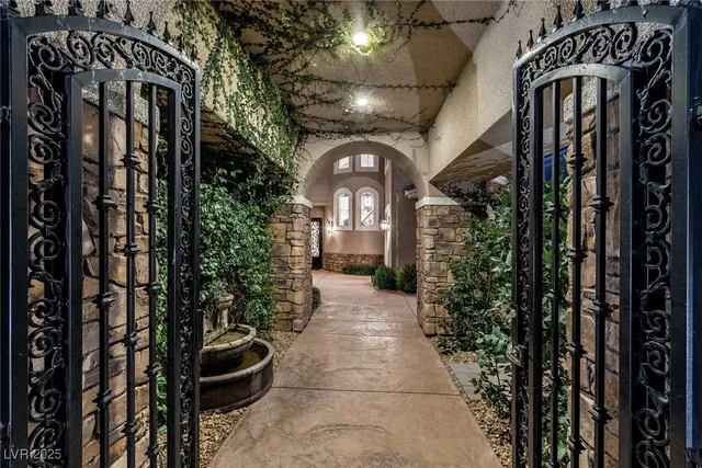 $1,999,999 | 9732 Verlaine Court, Las Vegas, NV 89145