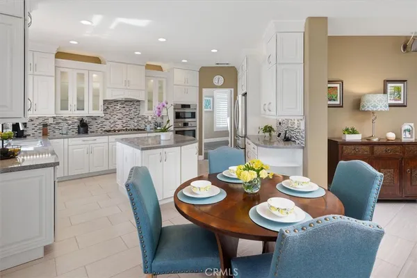 $999,500 | 28223 Bel Monte Court, Canyon Country, CA 91387