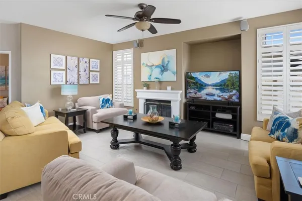 $999,500 | 28223 Bel Monte Court, Canyon Country, CA 91387