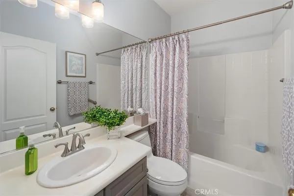 $999,500 | 28223 Bel Monte Court, Canyon Country, CA 91387