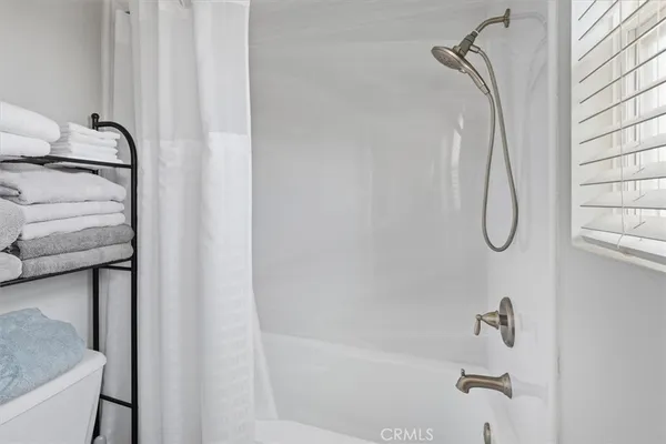 $999,500 | 28223 Bel Monte Court, Canyon Country, CA 91387