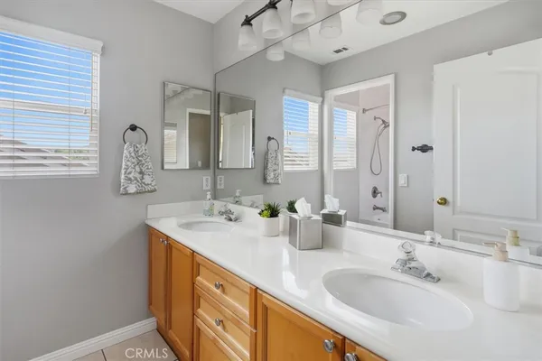 $999,500 | 28223 Bel Monte Court, Canyon Country, CA 91387