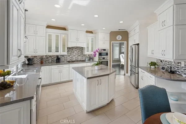 $999,500 | 28223 Bel Monte Court, Canyon Country, CA 91387