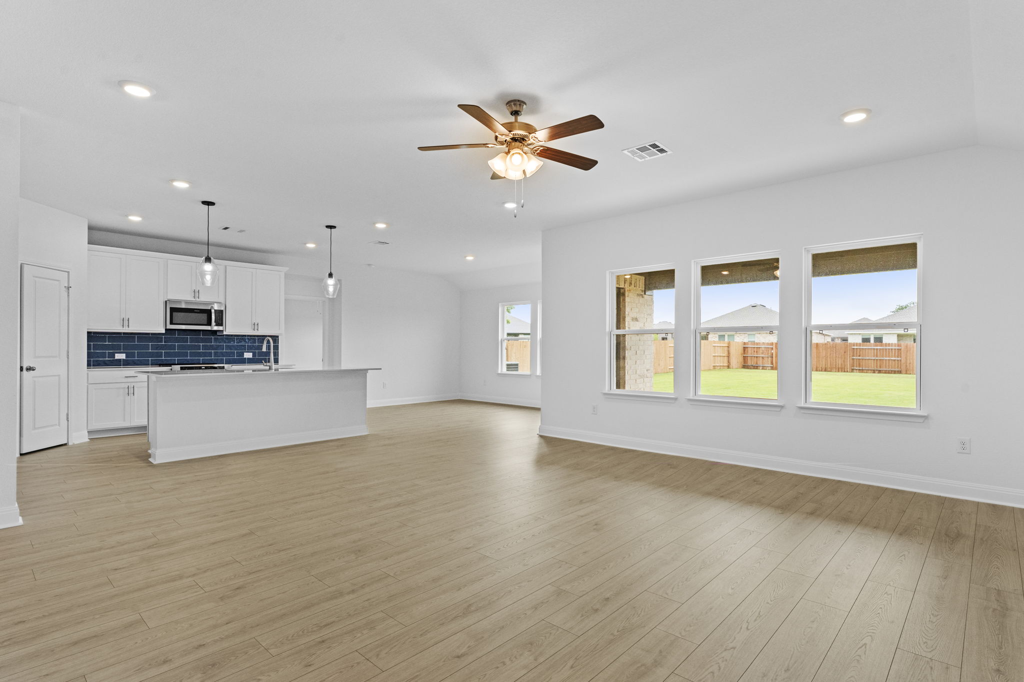 248 Rivers Edge Drive Georgetown, TX 78628 - Photo 9 of 36