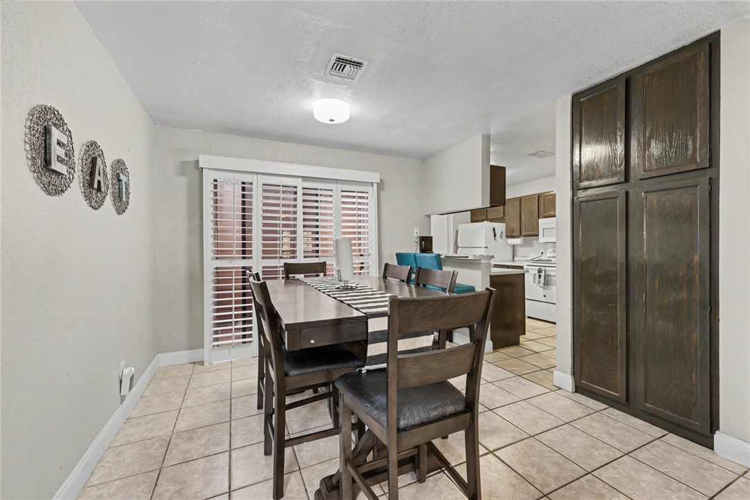 7130 Everhart Road, Unit 4 Corpus Christi, TX 78413 - Photo 8 of 27