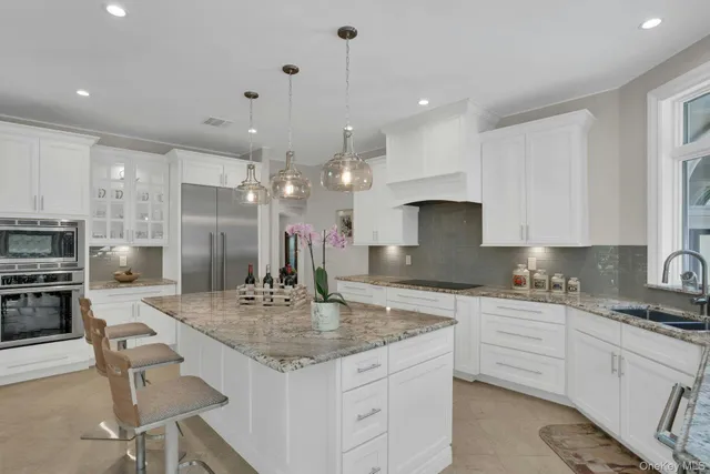 $2,999,000 | 12 Redwood Drive, Dix Hills, NY 11746