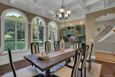 $2,899,000 | 12 Redwood Drive, Dix Hills, NY 11746