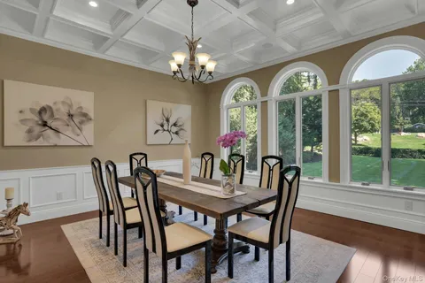 $2,899,000 | 12 Redwood Drive, Dix Hills, NY 11746