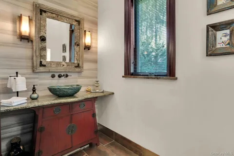 $2,899,000 | 12 Redwood Drive, Dix Hills, NY 11746