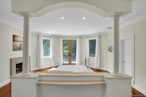 $2,899,000 | 12 Redwood Drive, Dix Hills, NY 11746