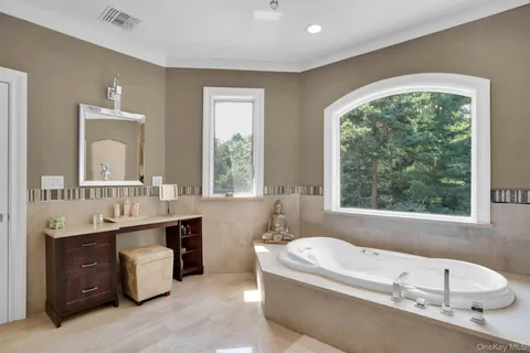 $2,899,000 | 12 Redwood Drive, Dix Hills, NY 11746