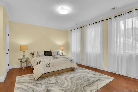 $2,899,000 | 12 Redwood Drive, Dix Hills, NY 11746